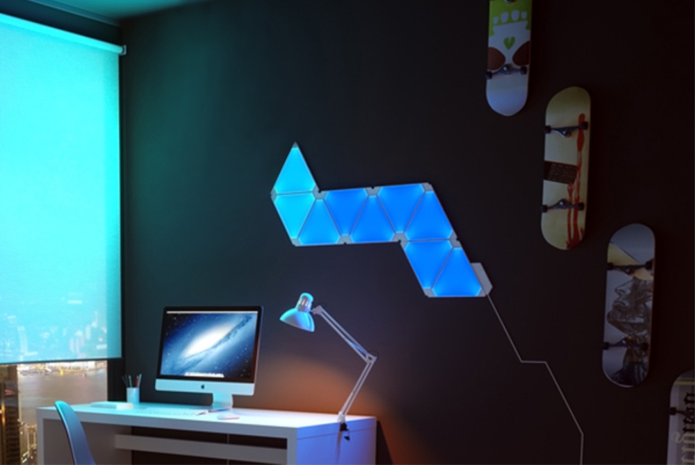 Kit 9 Pannelli Luminosi Nanoleaf Shapes Triangles, Illuminazione LED RGBW, Sensore Musicale, Flusso Luminoso Totale 720 Lumen