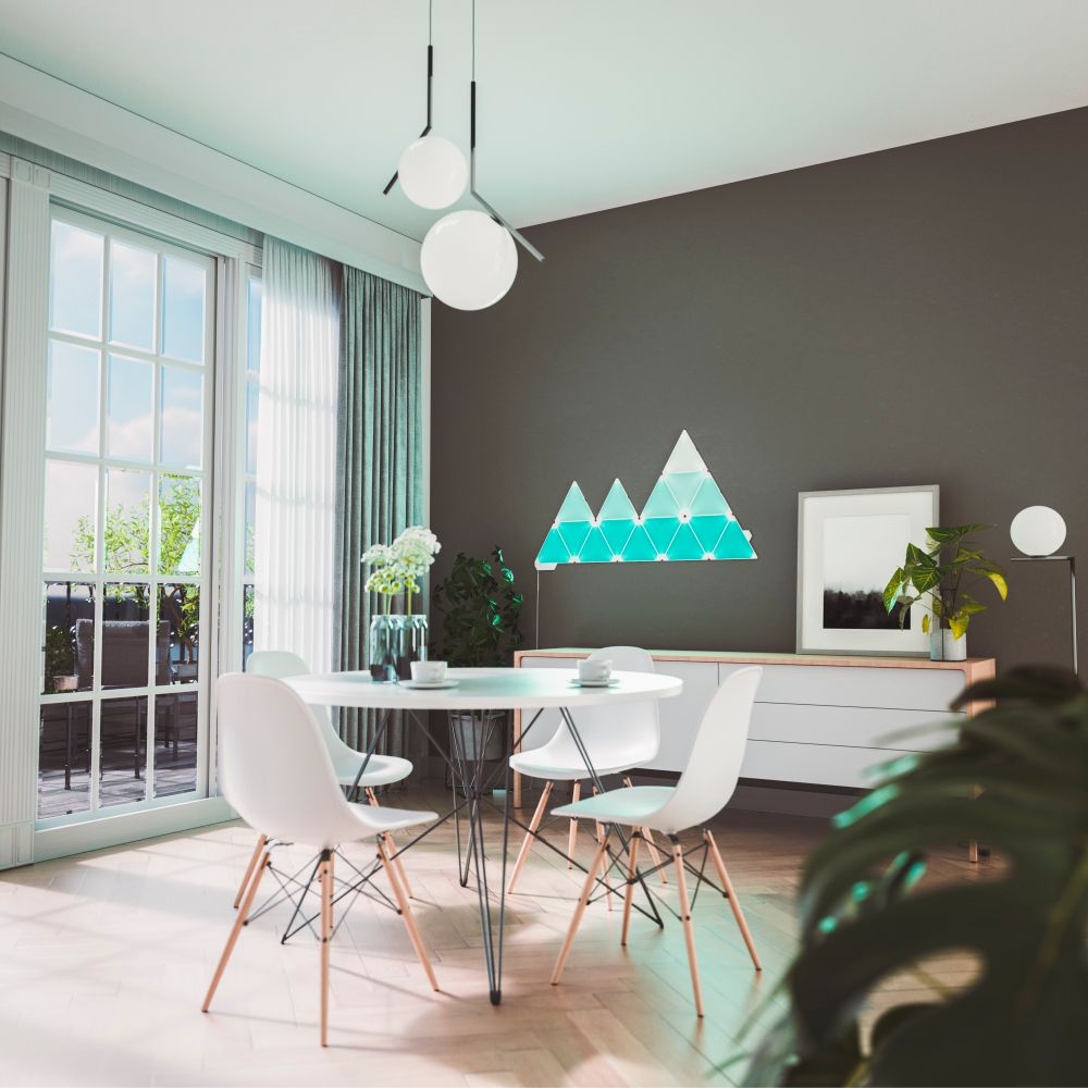 Kit 15 Pannelli Luminosi Nanoleaf Shapes Triangles, Illuminazione LED RGBW, Sensore Musica, Cavo da 2,5 m, Compatibile con Assistenti Vocali.