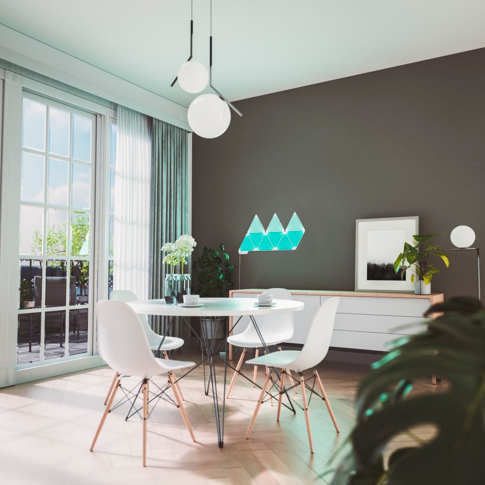 Kit 9 Pannelli Luminosi Nanoleaf Shapes Triangles, Illuminazione LED RGBW, Sensore Musicale, Flusso Luminoso Totale 720 Lumen