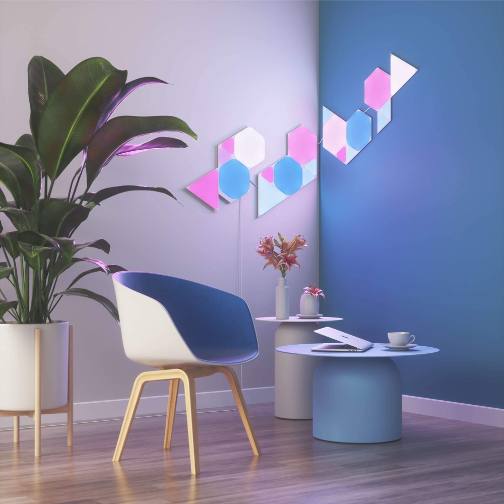 Pacchetto 3 pannelli luminosi Nanoleaf Shapes Triangles, 16 milioni di colori, illuminazione LED RGBW, temperatura del colore regolabile.