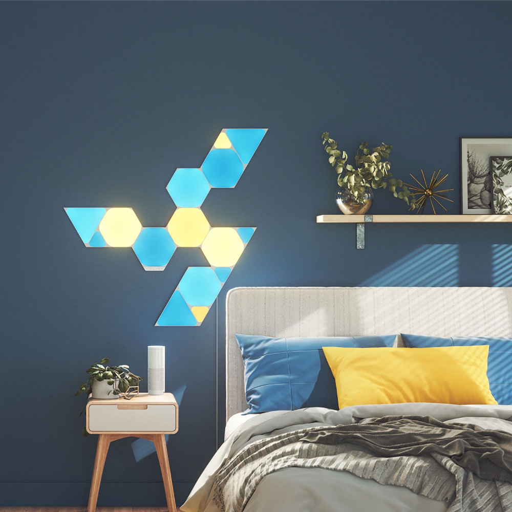 Pacchetto 3 pannelli luminosi Nanoleaf Shapes Triangles, 16 milioni di colori, illuminazione LED RGBW, temperatura del colore regolabile.